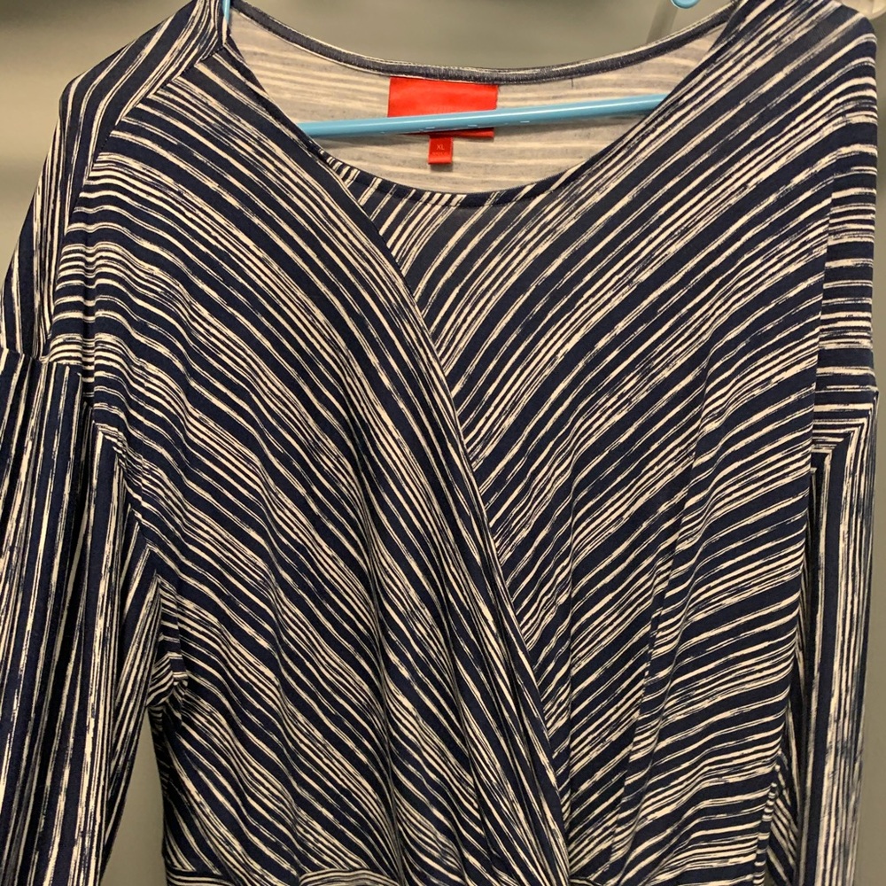 Women’s shirt sz XL (blue and off-white)